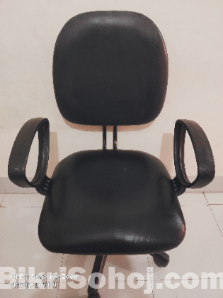Navana brand chair